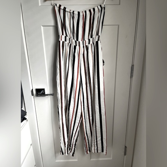 🌸 Dynamite Strapless Striped Jumpsuit - Picture 2 of 3